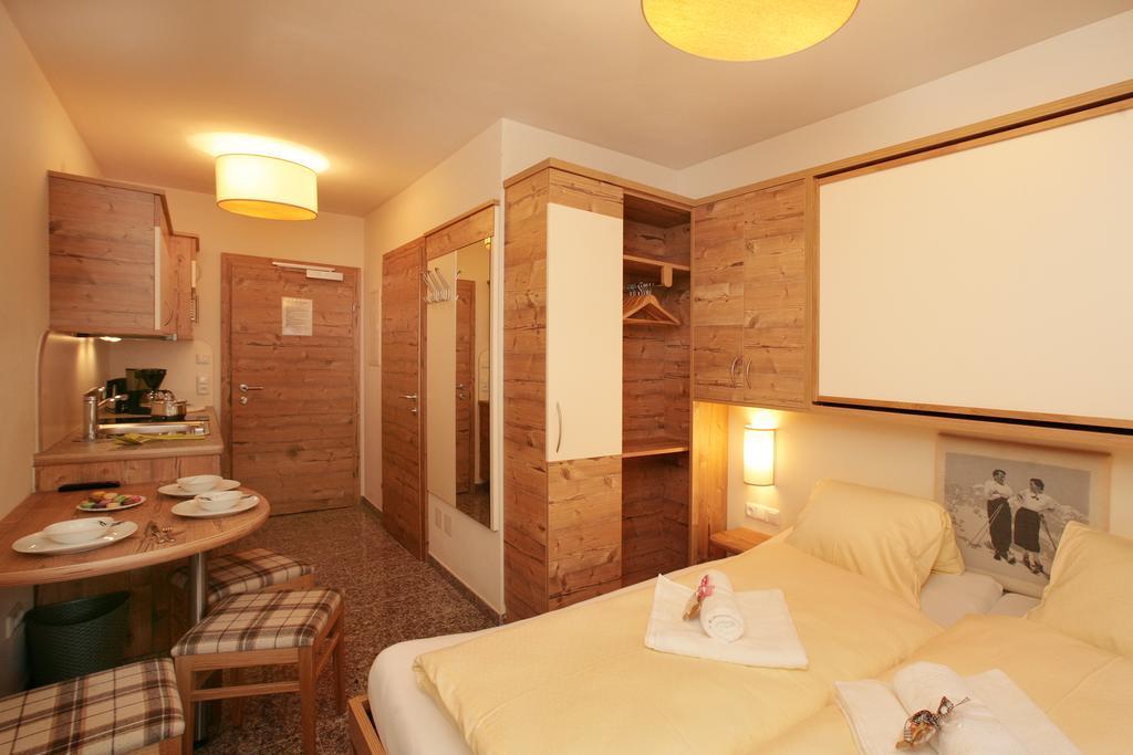 Intown Apartment Schmiede Saalbach-Hinterglemm Exterior photo