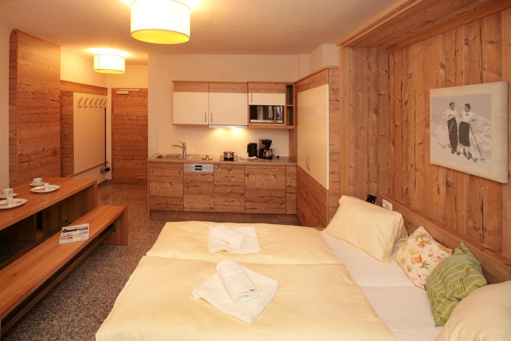Intown Apartment Schmiede Saalbach-Hinterglemm Exterior photo